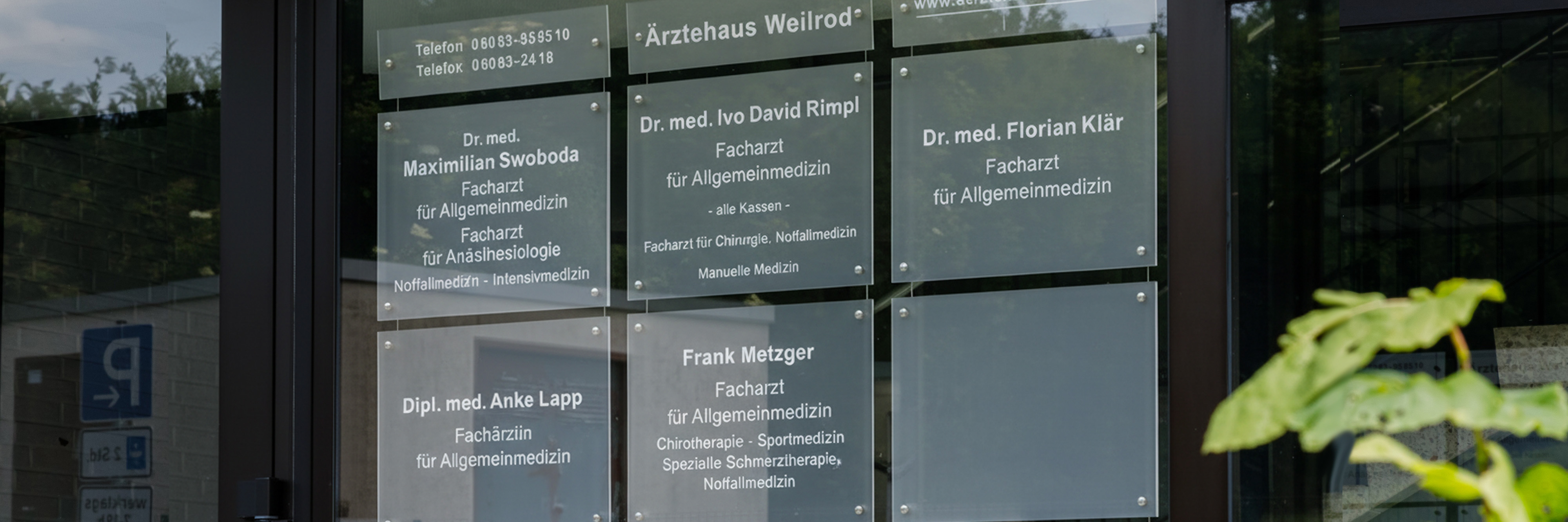 Aerztehaus Weilrod 2025 Eingang neu2